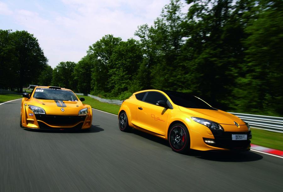  Renault Megane RS 265 Trophy 2011 года  (фото 7 из 8)